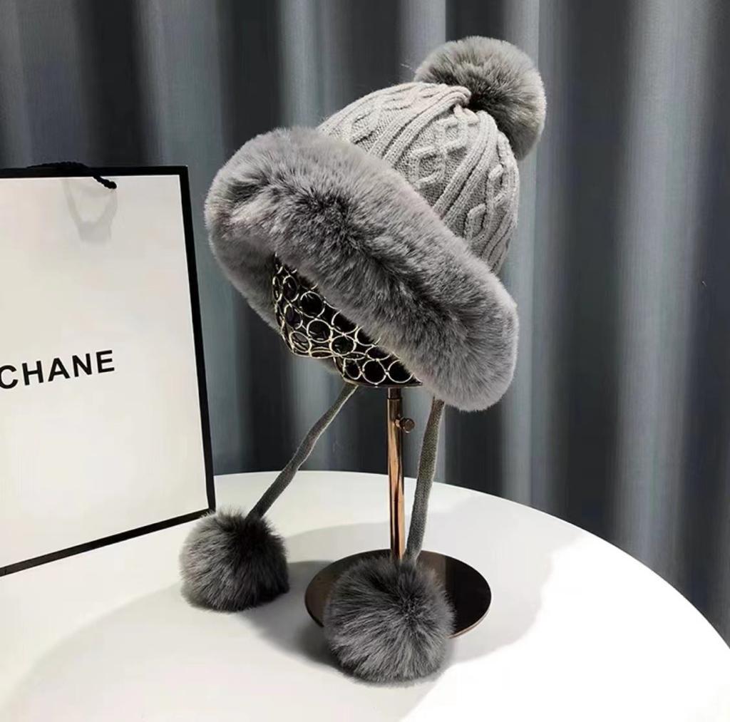 Pom Pom Chunky Knit Beanie With Fleece Fuzzy Lining Inside, Knitted Winter Hat, Boho Winter Beanie Pompom Hat With Gift Box